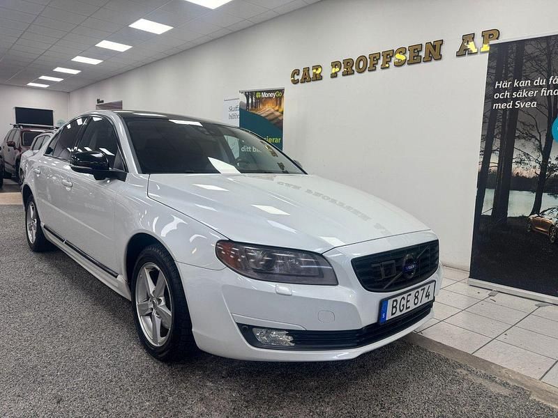 Vit Begagnad 2014 Volvo S80 Momentum Sedan | 129 900 kr (Marknadspris) - Bild 1/4