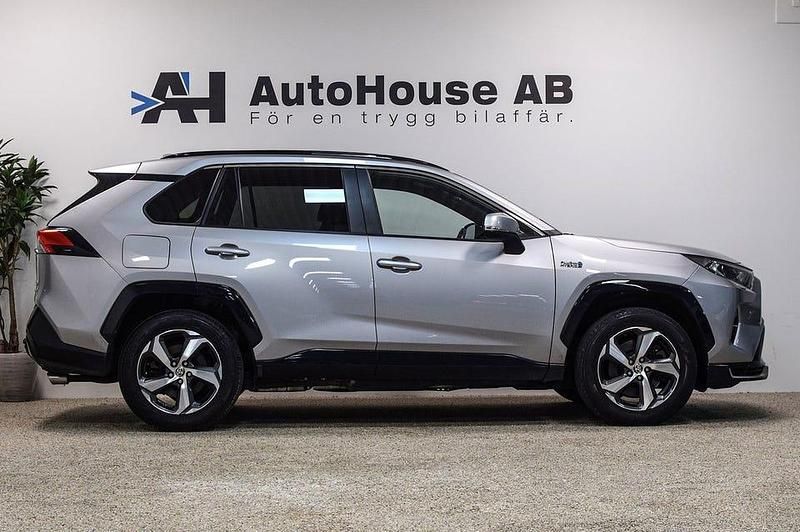 Begagnad Toyota RAV4 Edition 306 HK (225 kW) 2021 Silver SUV