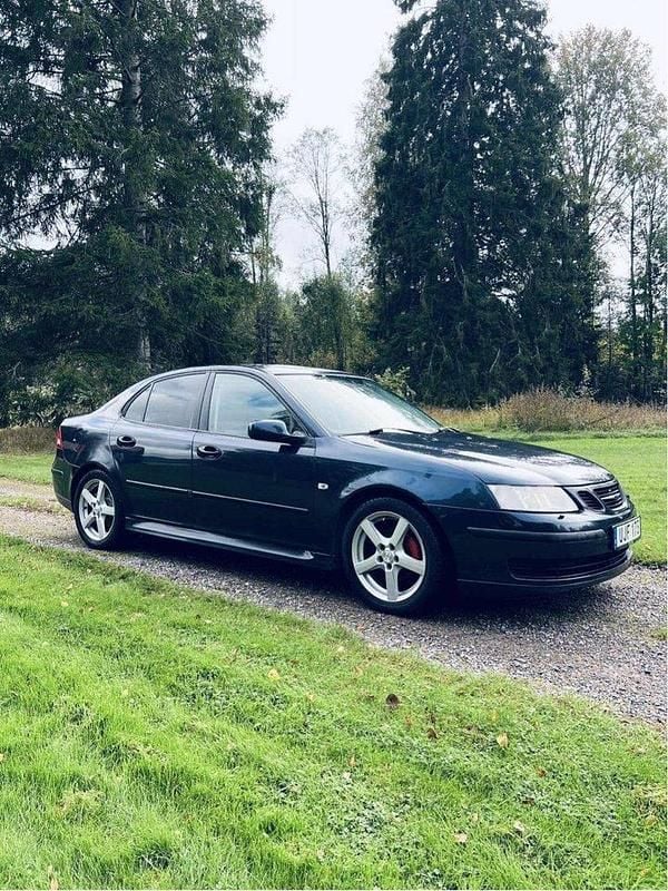 Blå Begagnad 2004 Saab 9-3 Vector Sedan | 10 000 kr (Lite dyr) - Bild 1/4
