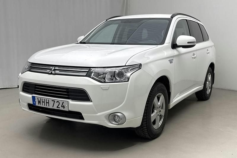 Vit Begagnad 2014 Mitsubishi Outlander SUV | 149 000 kr (Superpris) - Bild 1/4