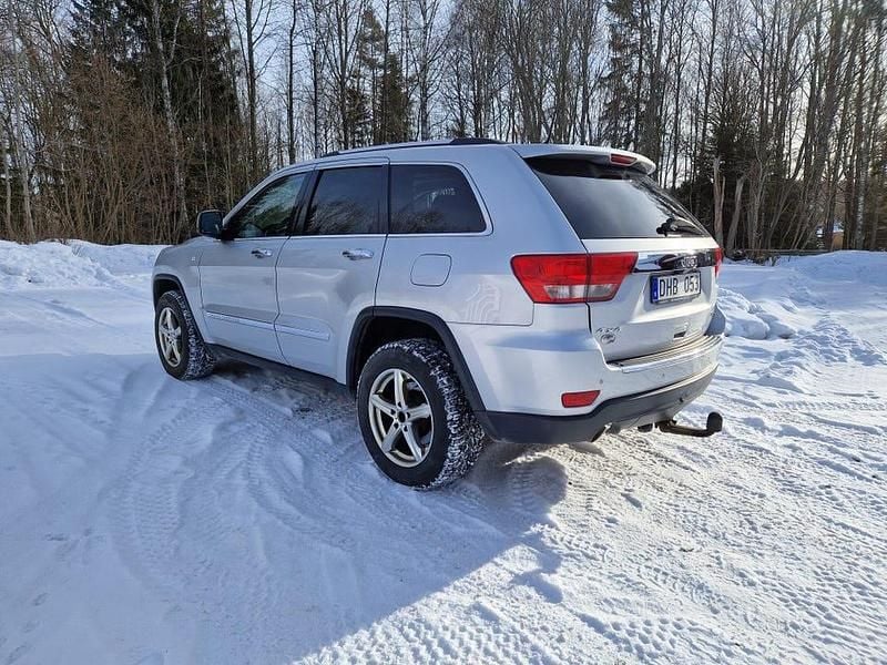 Begagnad Jeep Grand Cherokee 241 HK (177 kW) 2013 Silvergrå metallic SUV