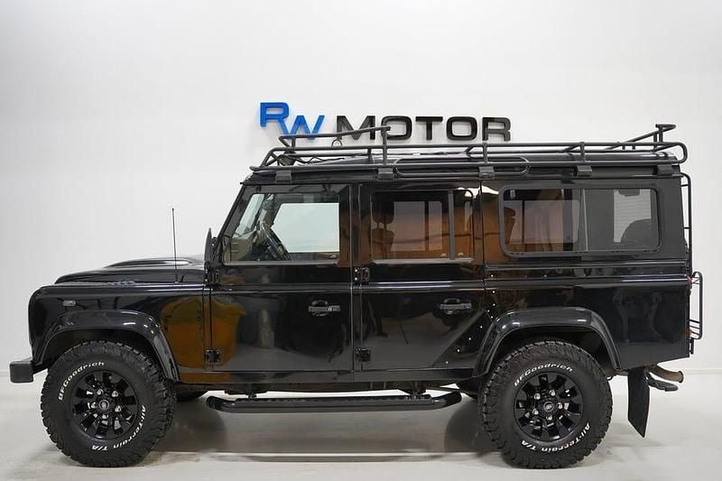Begagnad Land Rover Defender 122 HK (89 kW) 2011 Svart Kombi