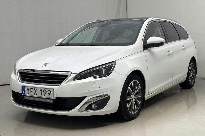 Vit Begagnad 2017 Peugeot 308 Allure | 98 000 kr - Bild 1/4