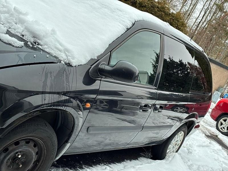 Begagnad Chrysler Grand Voyager 174 HK (127 kW) 2006 Minibuss