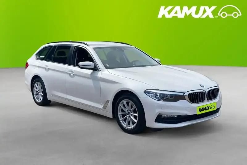 Vit Begagnad 2018 BMW 520 Kombi | 229 800 kr (Marknadspris) - Bild 1/4