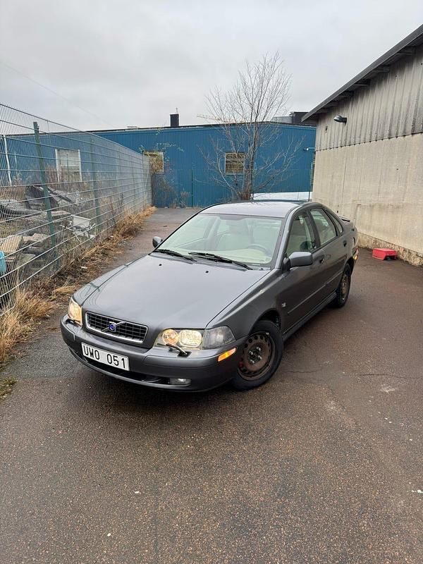 Begagnad 2004 Volvo S40 Sedan | 22 500 kr (Marknadspris) - Bild 1/4