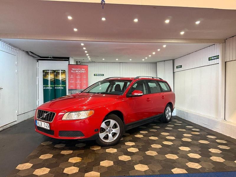 Röd Begagnad 2008 Volvo V70 Kinetic Kombi | 45 999 kr (Marknadspris) - Bild 1/4