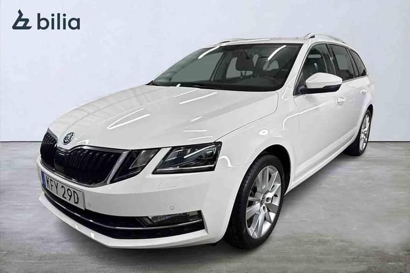 Vit Begagnad 2019 Skoda Octavia Kombi | 189 500 kr (Bra pris) - Bild 1/1