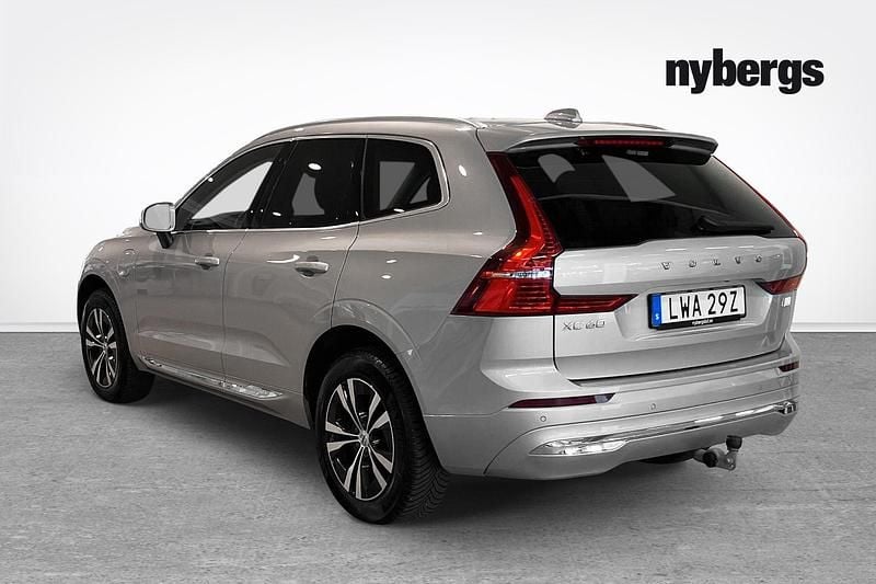 Begagnad Volvo XC60 Core 355 HK (261 kW) 2024 Silver SUV