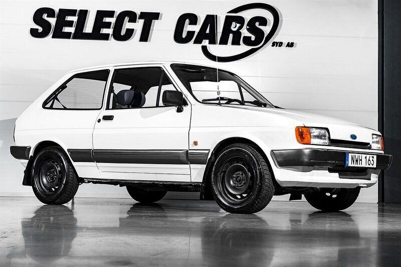 Begagnad Ford Fiesta 73 HK (53 kW) 1988 Vit Halvkombi