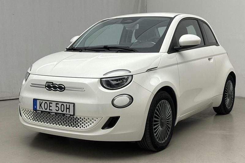 Vit Begagnad 2022 Fiat 500e | 189 000 kr - Bild 1/4