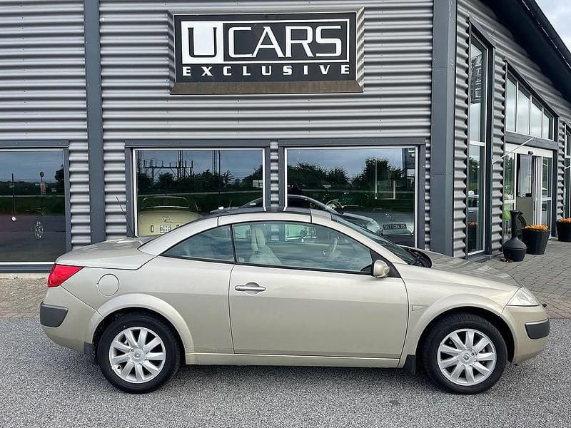 Begagnad Renault Mégane Cabriolet 113 HK (83 kW) 2004 Ljusgrå Cab