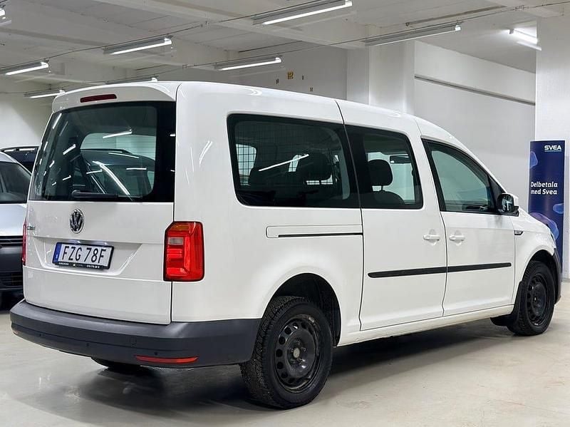 Begagnad VW Caddy Maxi Life Life 102 HK (75 kW) 2019 Vit Minibuss