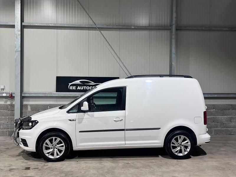 Begagnad VW Caddy 102 HK (75 kW) 2017 Vit Minibuss