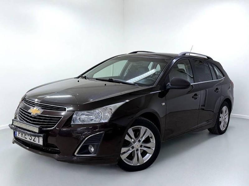 Brun Begagnad 2013 Chevrolet Cruze Kombi | 49 900 kr (Marknadspris) - Bild 1/4