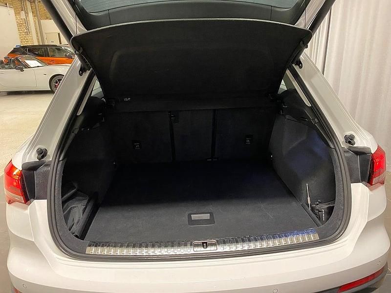 Begagnad Audi Q3 Advanced 150 HK (110 kW) 2023 Vit SUV