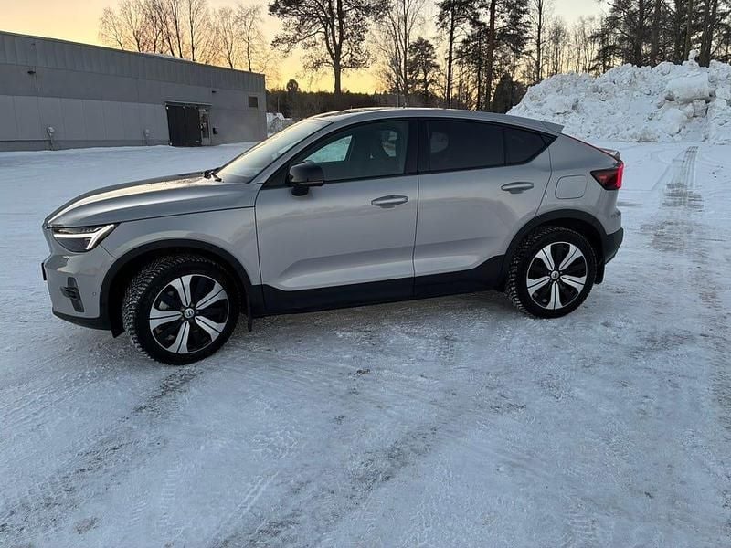 Begagnad 2024 Volvo EC40 Ultimate SUV | 425 000 kr (Marknadspris) - Bild 1/4