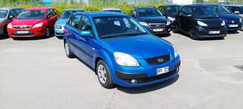 Blå Begagnad 2007 Kia Rio Sedan | 24 900 kr - Bild 1/4