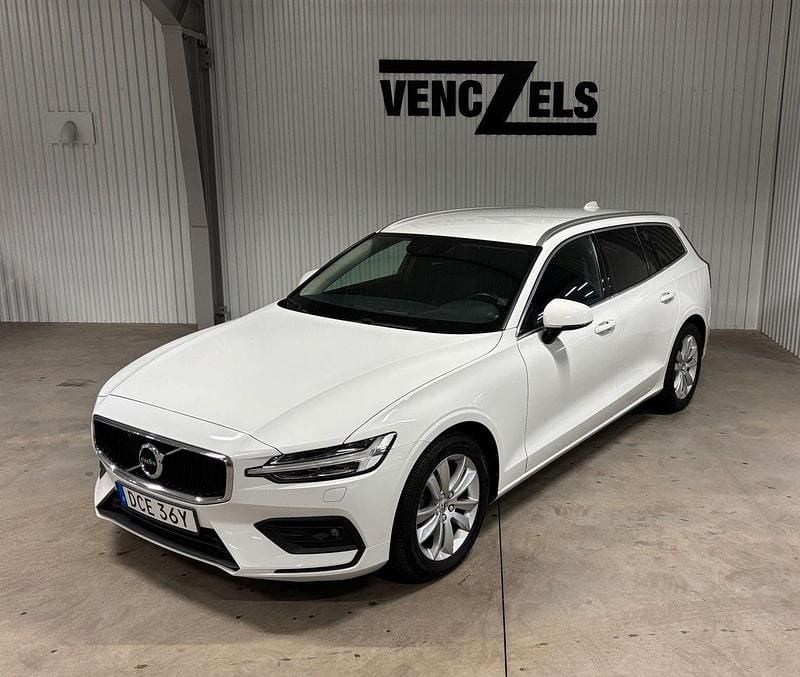 Vit Begagnad 2019 Volvo V60 Momentum Kombi | 233 000 kr (Marknadspris) - Bild 1/4
