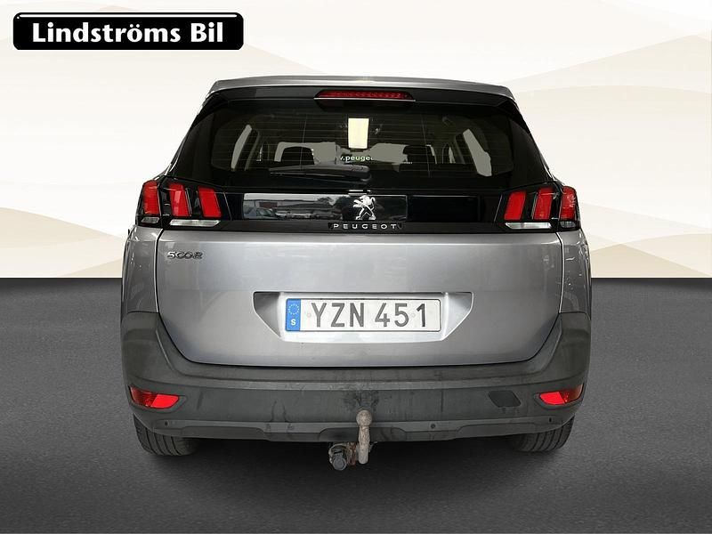 Begagnad Peugeot 5008 132 HK (97 kW) 2017 Grå Minibuss