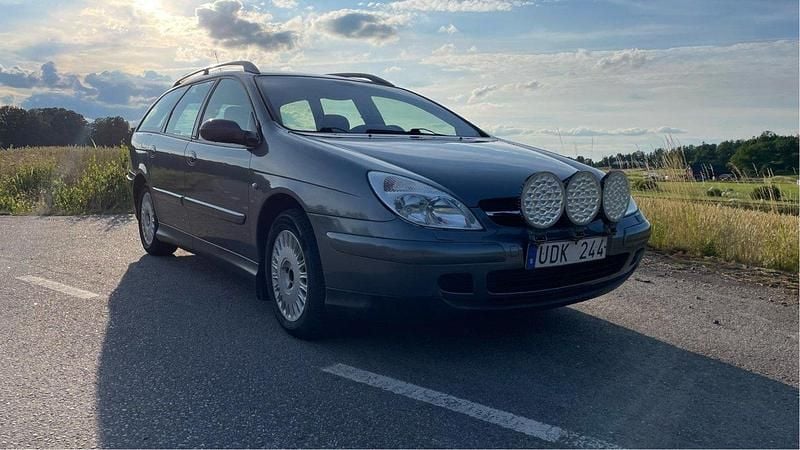 Grå Begagnad 2003 Citroën C5 Kombi | 12 000 kr (Superpris) - Bild 1/4