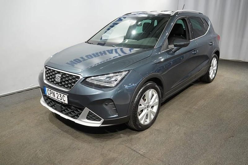 Begagnad Seat Arona Xperience 112 HK (82 kW) 2023 Grå SUV