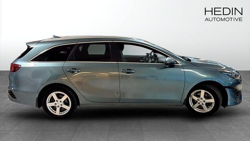 Begagnad Kia Ceed Advance 105 HK (77 kW) 2023 Grå Halvkombi