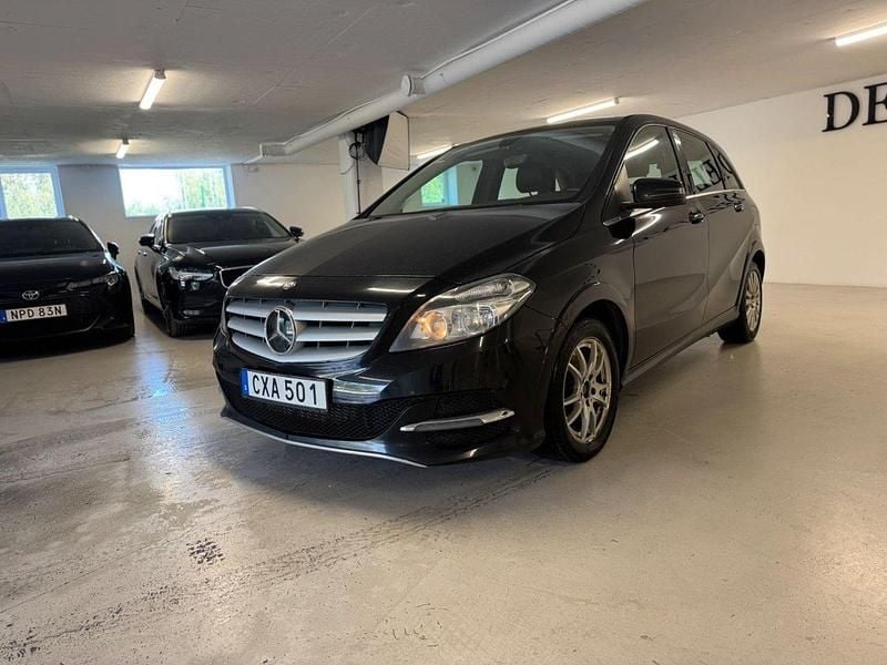 Svart Begagnad 2014 Mercedes 200 Halvkombi | 59 000 kr - Bild 1/4