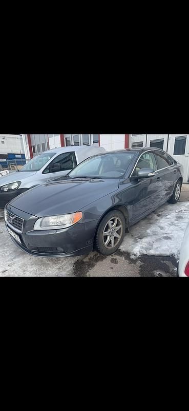 Begagnad Volvo S80 Momentum 145 HK (106 kW) 2009 Grå Sedan