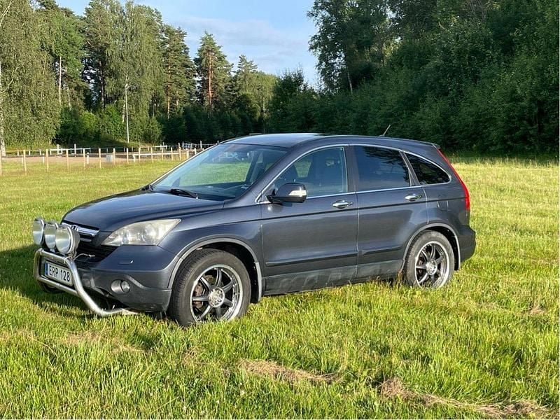Grå Begagnad 2008 Honda CR-V SUV | 43 000 kr (Marknadspris) - Bild 1/4