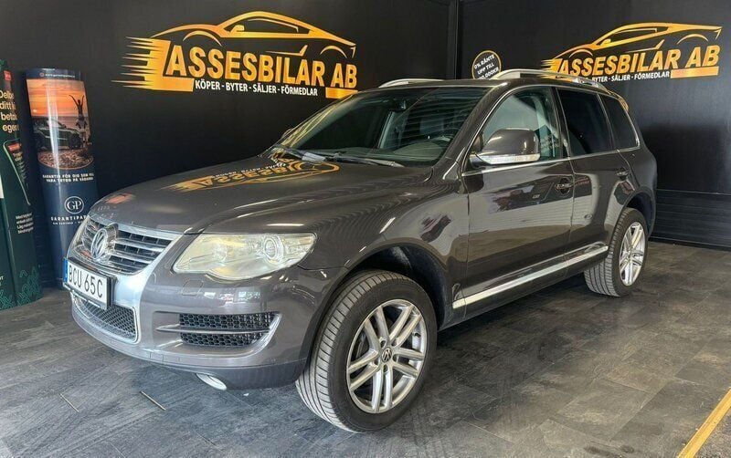 Mörkgrå (grå) Begagnad 2009 VW Touareg SUV | 109 900 kr (Dyr) - Bild 1/1