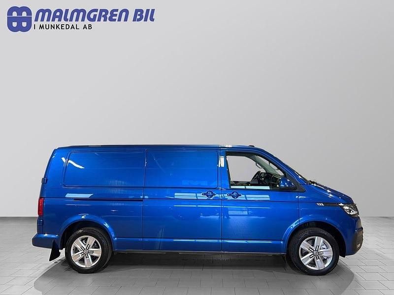 Begagnad VW Transporter 150 HK (110 kW) 2024 Blåmetallic Van