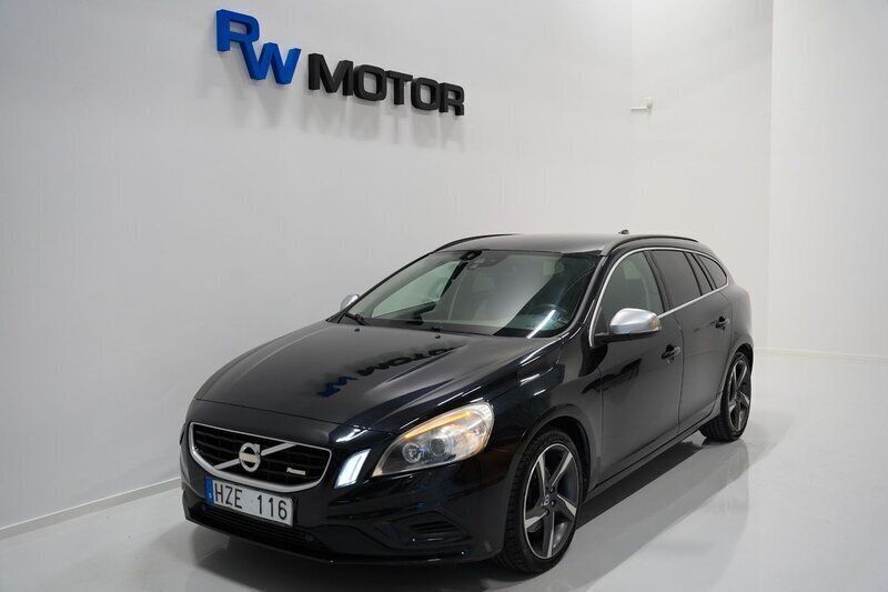 Svart Begagnad 2011 Volvo V60 R-Design Kombi | 114 900 kr (Marknadspris) - Bild 1/4