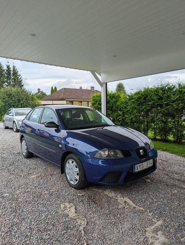 Blå Begagnad 2006 Seat Ibiza Halvkombi | 25 000 kr (Lite dyr) - Bild 1/4