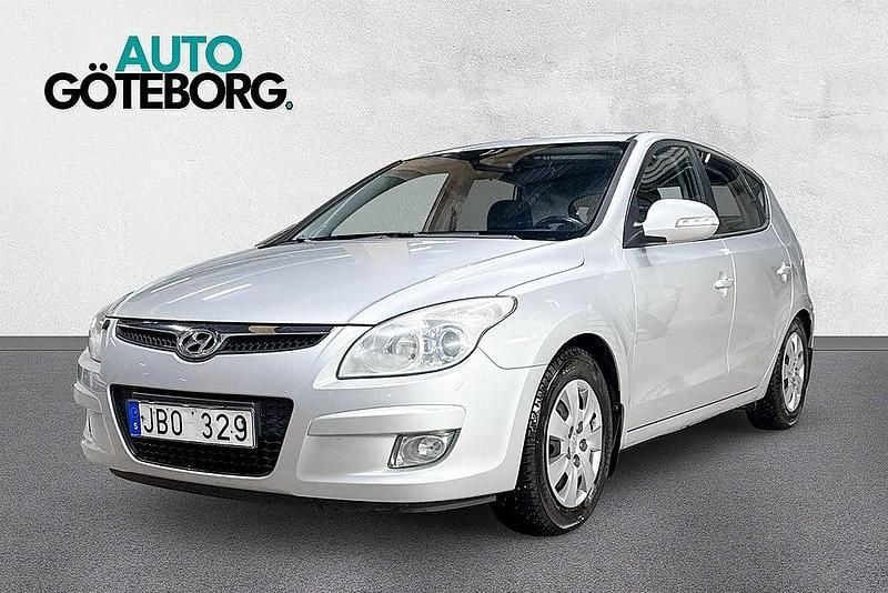 Silver Begagnad 2008 Hyundai i30 Halvkombi | 29 900 kr (Bra pris) - Bild 1/3