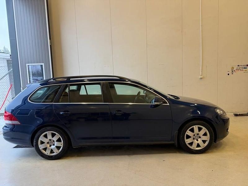 Blå Begagnad 2011 VW Golf VI Halvkombi | 49 000 kr (Bra pris) - Bild 1/4