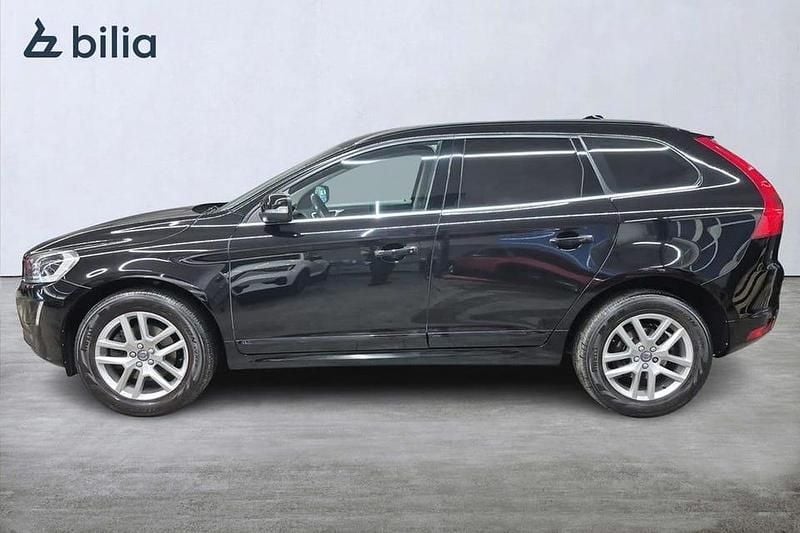 Begagnad Volvo XC60 Momentum 192 HK (141 kW) 2017 Svart SUV