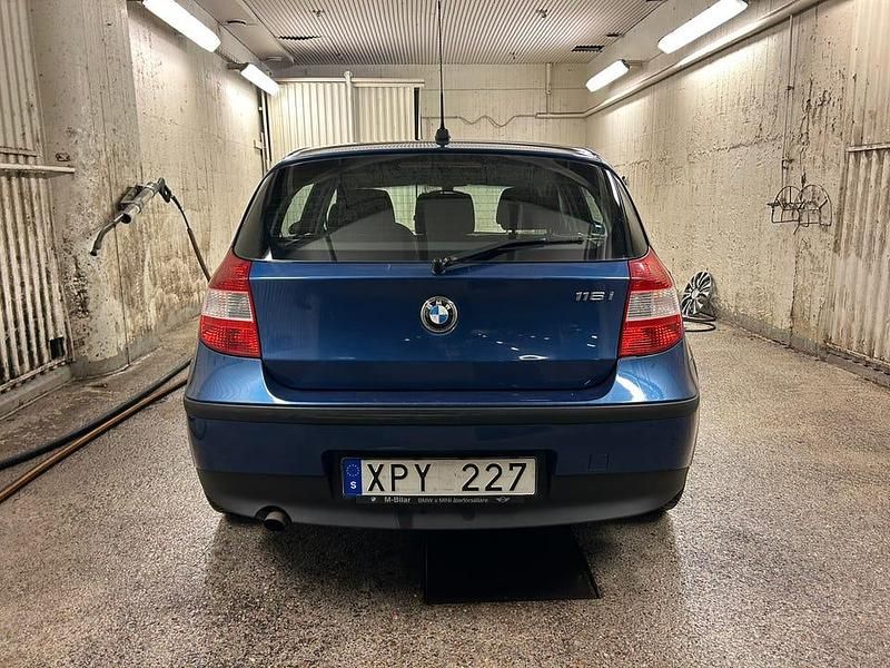 Begagnad BMW 116 116 HK (85 kW) 2006 Halvkombi