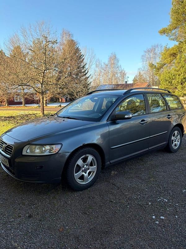 Begagnad 2008 Volvo V50 Kombi | 33 000 kr (Marknadspris) - Bild 1/4