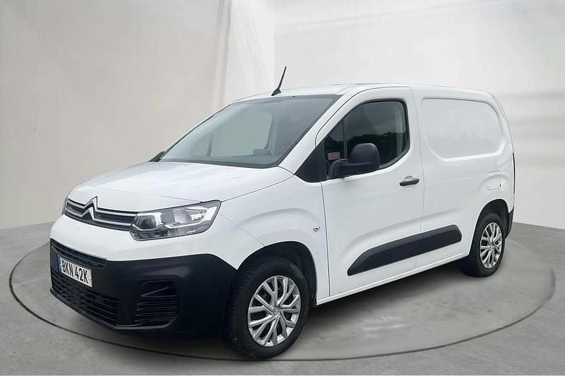 Vit Begagnad 2022 Citroën Berlingo Minibuss | 150 000 kr (Marknadspris) - Bild 1/4