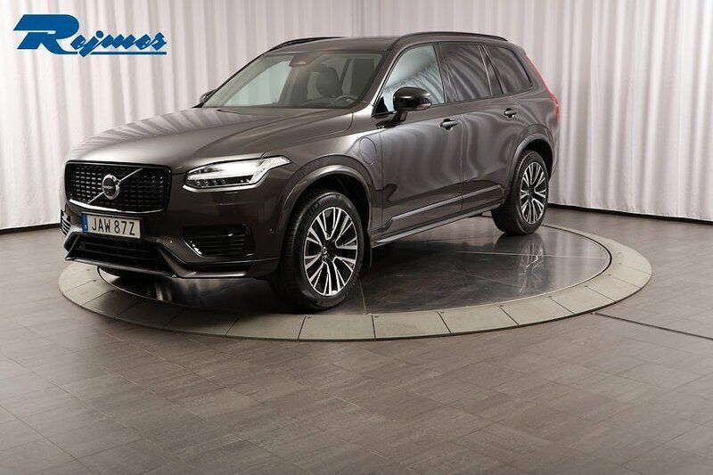 Grå (platinum grey metallic) Begagnad 2024 Volvo XC90 Ultra SUV | 749 900 kr (Marknadspris) - Bild 1/4