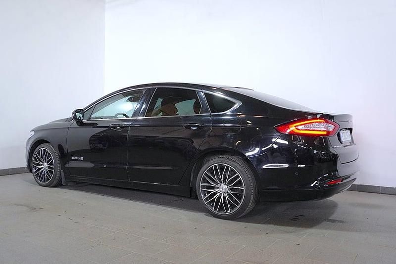 Begagnad Ford Mondeo Titanium 188 HK (138 kW) 2015 Svart Sedan