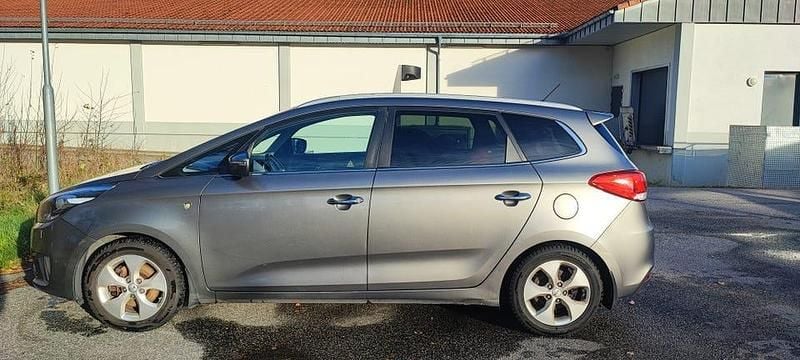 Begagnad Kia Carens 115 HK (84 kW) 2015 Minibuss