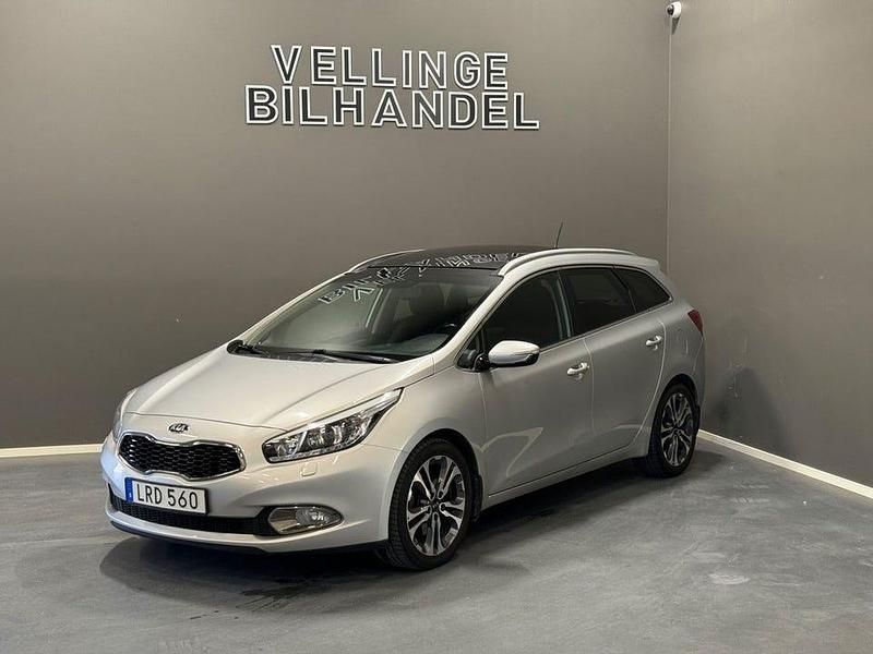 Grå Begagnad 2014 Kia Ceed Halvkombi | 59 900 kr (Marknadspris) - Bild 1/4