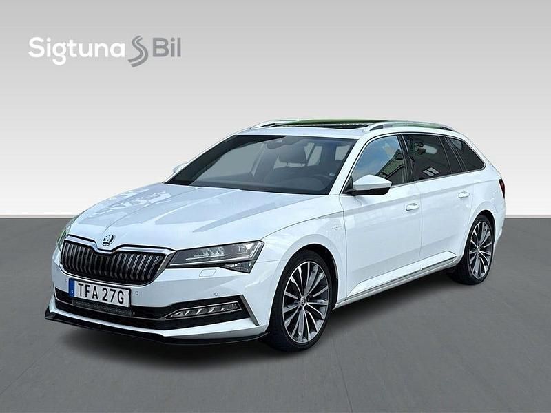 Vit Begagnad 2020 Skoda Superb Business Line Kombi | 259 900 kr (Marknadspris) - Bild 1/3