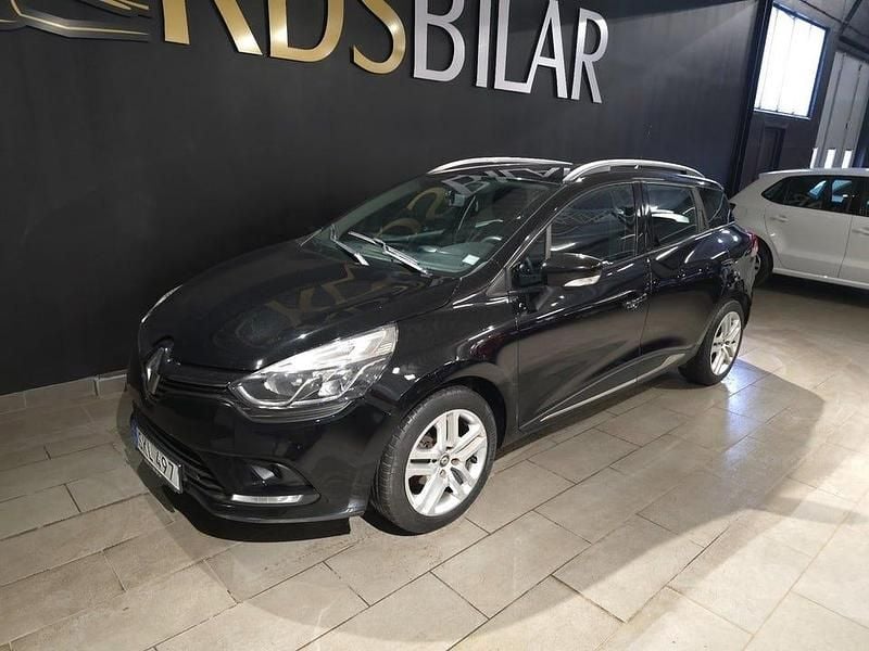 Begagnad Renault Clio IV Zen 73 HK (53 kW) 2017 Svart Kombi