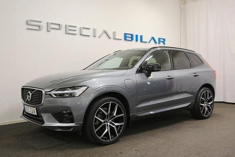 Grå Begagnad 2020 Volvo XC60 R-Design SUV | 399 000 kr (Marknadspris) - Bild 1/4