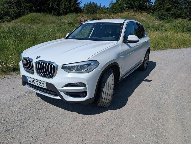 Vit Begagnad 2020 BMW X3 SUV | 328 000 kr (Marknadspris) - Bild 1/4
