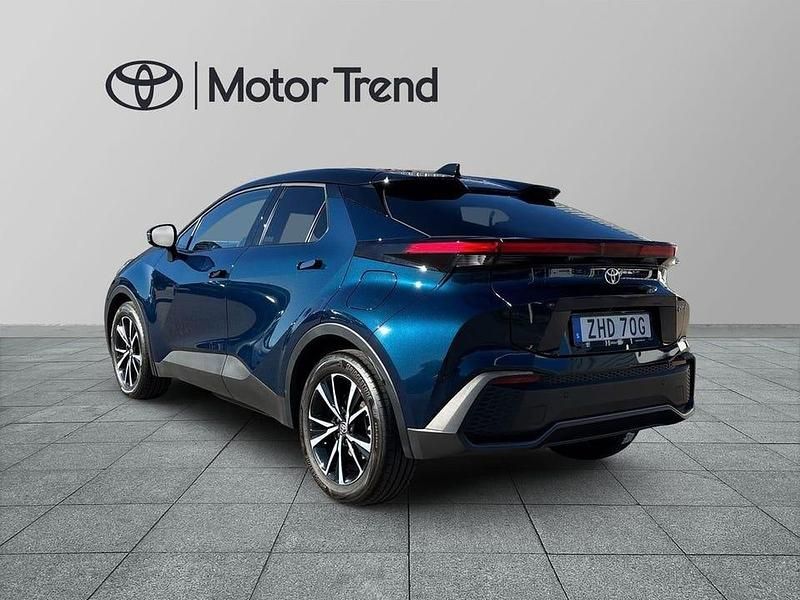 Begagnad Toyota C-HR Style 226 HK (166 kW) 2024 Blå SUV