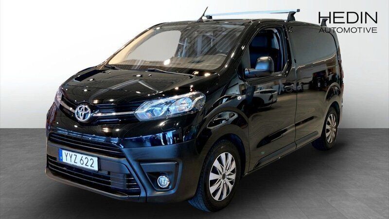 Svart (black) Begagnad 2018 Toyota Proace Van | 149 900 kr (Superpris) - Bild 1/4
